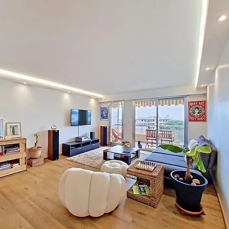 Panoramic Sea View Floor Swimming Pool